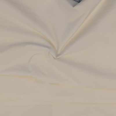 Anti Wrinkle Polyester Clothing Fabric 105GSM Evening Dress Fabric Lightweight