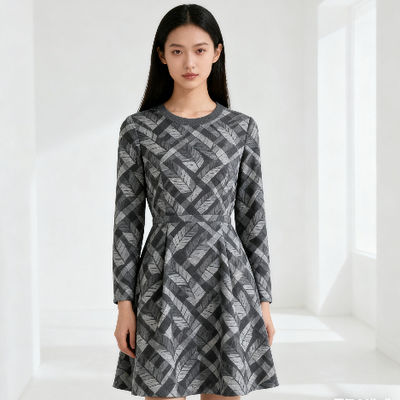 235GSM Polyester Cotton Blend Fabric Environmentally Friendly Autumn Dress Fabric 140CM Width