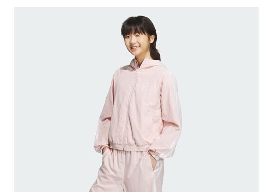 100% Nylon 120G/M ² 152CM Spring And Autumn Popular Lightweight Pleated Waterproof Fabric