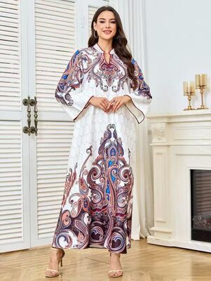 MT529  Middle Eastern Modest Wear Bohemian Paisley Print Bell-Sleeve Abaya