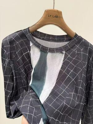 Spring And Summer 95% Polyester Fiber 5% Spandex Dark Gray Patterned Printed Knitted T-shirt, Adopting Miu Inspired Aesthetics