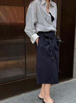 Spring and summer hot casual fashion 100% pure cotton navy blue and white architectural style pleated striped shirt
