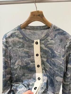95% polyester fiber 5% spandex light luxury texture wrinkle resistant and wear-resistant high neck camouflage cardigan