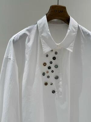 100% coton pur, quatre saisons, décontracté et à la mode, chemise faite à la main, à demi ouverte, cousue à la main avec des détails.