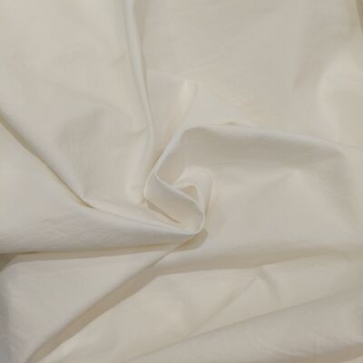 80062 100% polyester cotton light luxury texture woven fabric, with a hanging and high-end skin friendly feel, suitable for high-end women's clothing production such as windbreakers