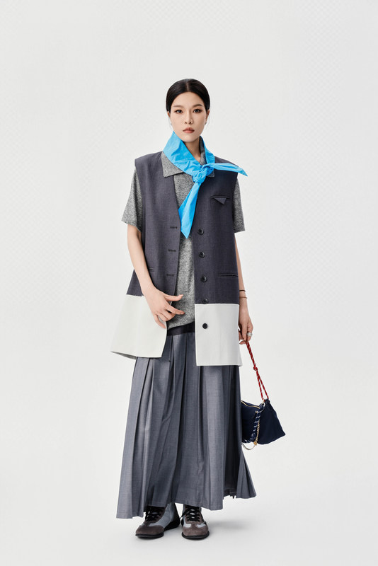 Dark Colored Contrasting Patchwork Suit Vest With A Niche Design Sense , Loose Sleeveless Jacket With Fringed Edges