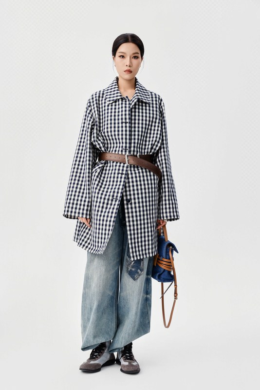 Retro Blue And White Checkered Waist Windbreaker With Niche Design Sense , Mid Length Silhouette , Shirt Style Jacket